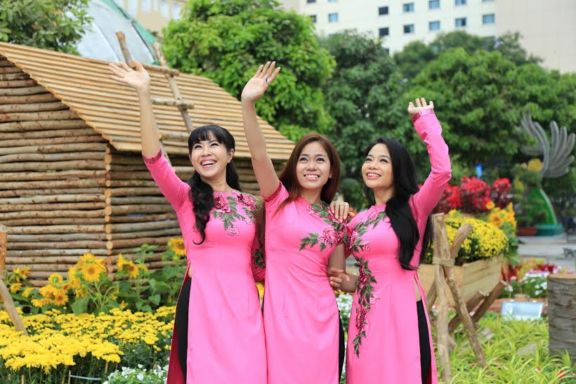 Nhóm[-]Phù[-]Sa[-]diện[-]áo[-]dài[-]đón[-]xuân[-]Bính[-]Thân[-]2016